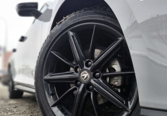 Подержанный автомобиль Changan UNI-V 2023 года (8 фото)