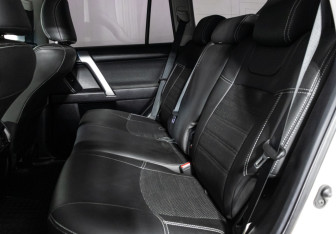 Подержанный автомобиль Toyota Land Cruiser Prado 2015 года (10 фото)