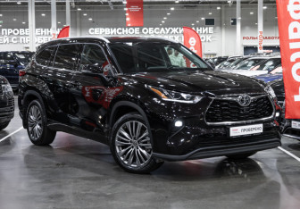 Подержанный автомобиль Toyota Highlander 2021 года (5 фото)