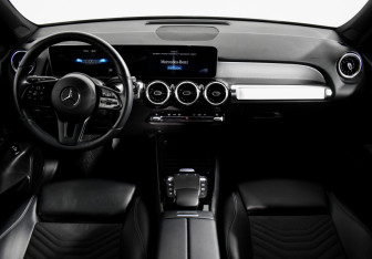 Подержанный автомобиль Mercedes-Benz GLB 2020 года (14 фото)