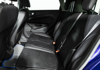 Подержанный автомобиль Ford Fiesta Hatchback 2018 года (10 фото)