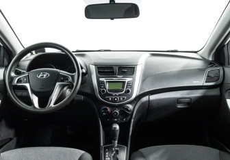 Подержанный автомобиль Hyundai Solaris Sedan 2013 года (13 фото)