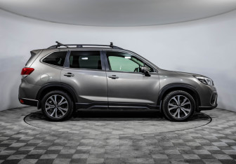 Подержанный автомобиль Subaru Forester Suv 2020 года (4 фото)