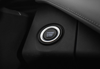 Подержанный автомобиль Geely Atlas 2024 года (18 фото)