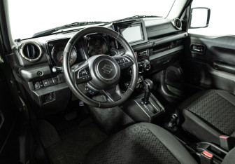 Подержанный автомобиль Suzuki Jimny 2020 года (11 фото)