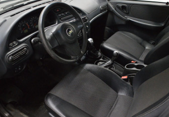 Подержанный автомобиль Chevrolet Niva 2013 года (10 фото)