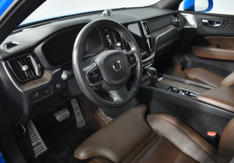 Подержанный автомобиль Volvo XC60 2021 года (9 фото)