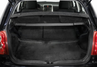 Подержанный автомобиль Toyota Auris Hatchback 2007 года (26 фото)