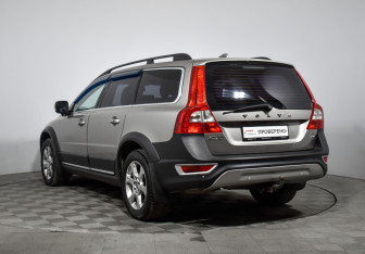 Подержанный автомобиль Volvo XC70 2008 года (7 фото)