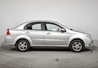 Подержанный автомобиль Ravon Nexia R3 2017 года (4 фото)