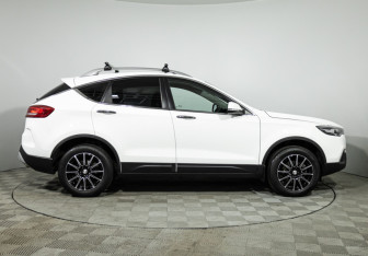 Подержанный автомобиль FAW Besturn X80 2018 года (4 фото)
