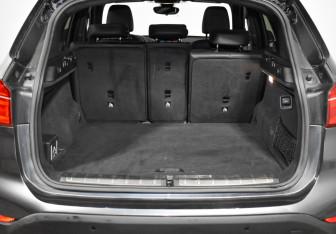 Подержанный автомобиль BMW X1 2019 года (24 фото)