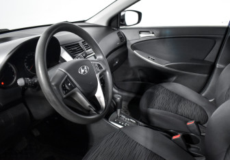 Подержанный автомобиль Hyundai Solaris Sedan 2014 года (9 фото)