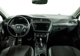 Подержанный автомобиль Volkswagen Tiguan 2018 года (13 фото)