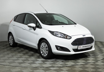 Подержанный автомобиль Ford Fiesta Hatchback 2016 года (3 фото)