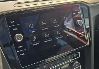 Подержанный автомобиль Volkswagen Passat Wagon 2019 года (18 фото)