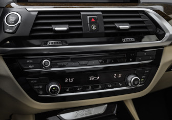 Подержанный автомобиль BMW X3 2019 года (19 фото)