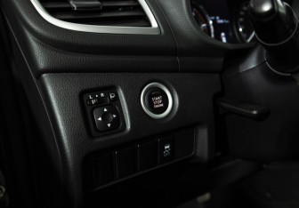 Подержанный автомобиль Mitsubishi Pajero Sport 2017 года (21 фото)