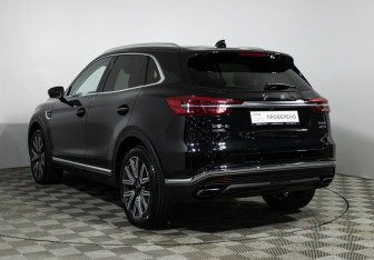 Подержанный автомобиль Hongqi HS5 2024 года (7 фото)