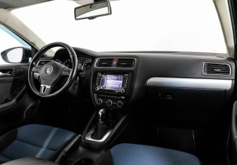 Подержанный автомобиль Volkswagen Jetta Sedan 2013 года (9 фото)