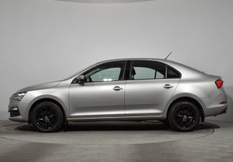 Подержанный автомобиль Skoda Rapid Liftback 2020 года (8 фото)
