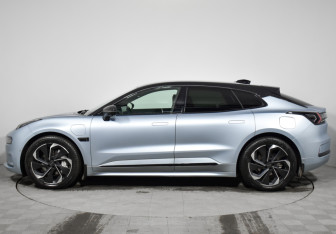 Подержанный автомобиль Zeekr 001 2022 года (8 фото)