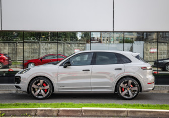 Подержанный автомобиль Porsche Cayenne 2021 года (9 фото)
