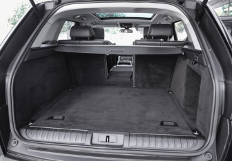 Подержанный автомобиль Land Rover Range Rover Sport 2015 года (31 фото)