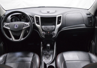Подержанный автомобиль Changan CS35 2014 года (14 фото)