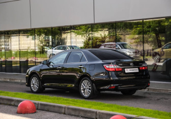 Подержанный автомобиль Toyota Camry Sedan 2014 года (8 фото)