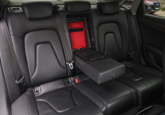 Подержанный автомобиль Audi A4 Sedan 2014 года (22 фото)