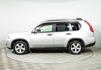 Подержанный автомобиль Nissan X-Trail 2008 года (8 фото)
