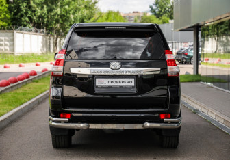 Подержанный автомобиль Toyota Land Cruiser Prado 2014 года (7 фото)