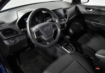 Подержанный автомобиль Hyundai Solaris Sedan 2022 года (9 фото)