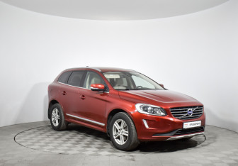 Подержанный автомобиль Volvo XC60 2015 года (3 фото)