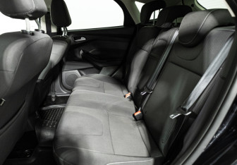 Подержанный автомобиль Ford Focus Hatchback 2013 года (10 фото)