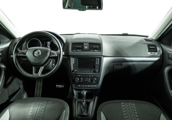 Подержанный автомобиль Skoda Yeti 2015 года (13 фото)