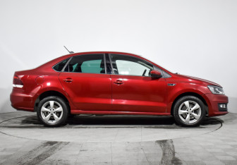 Подержанный автомобиль Volkswagen Polo Sedan 2019 года (4 фото)