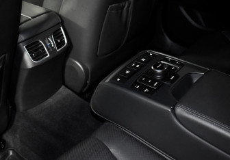 Подержанный автомобиль Genesis G80 2019 года (14 фото)