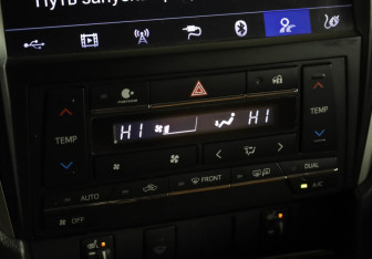 Подержанный автомобиль Toyota Camry Sedan 2017 года (20 фото)