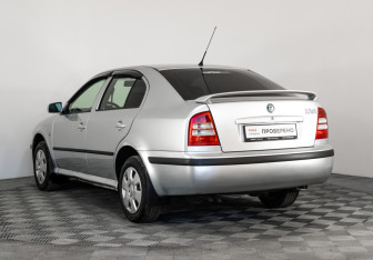 Подержанный автомобиль Skoda Octavia Liftback 2008 года (7 фото)