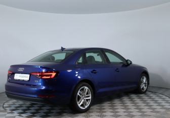 Подержанный автомобиль Audi A4 Sedan 2018 года (5 фото)