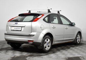 Подержанный автомобиль Ford Focus Hatchback 2006 года (5 фото)