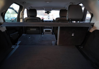 Подержанный автомобиль Land Rover Discovery 2018 года (25 фото)