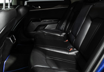 Подержанный автомобиль Kia K5 2020 года (10 фото)
