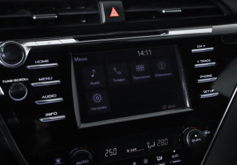 Подержанный автомобиль Toyota Camry Sedan 2018 года (14 фото)