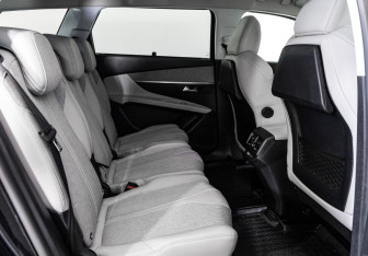 Подержанный автомобиль Peugeot 5008 Suv 2020 года (20 фото)