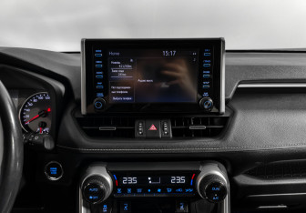Подержанный автомобиль Toyota RAV4 2019 года (16 фото)