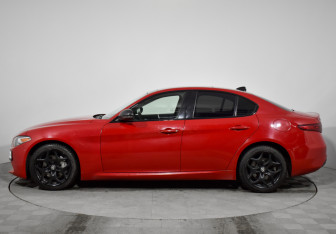 Подержанный автомобиль Alfa Romeo Giulia 2020 года (8 фото)