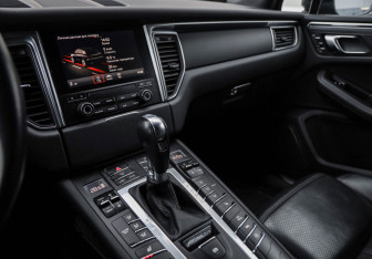 Подержанный автомобиль Porsche Macan 2016 года (24 фото)